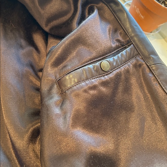 Vintage Banana Republic Leather Bomber jacket. 42. Stunning. 90’s. EUC. Heavy - Picture 15 of 15